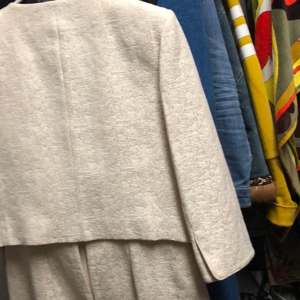Suit - Picture 5 of 5